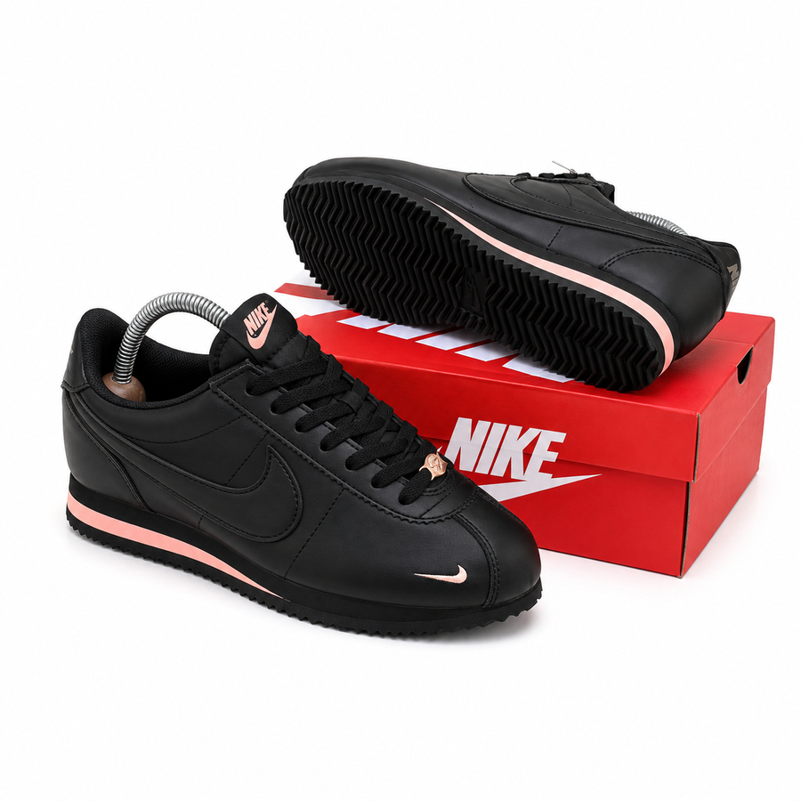 Nike Cortez Leather Black/Pink – Élégance et Confort